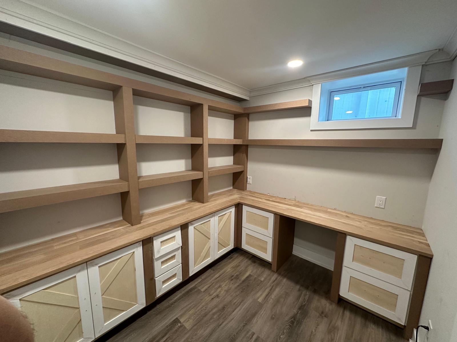 Oficina built-in en madera